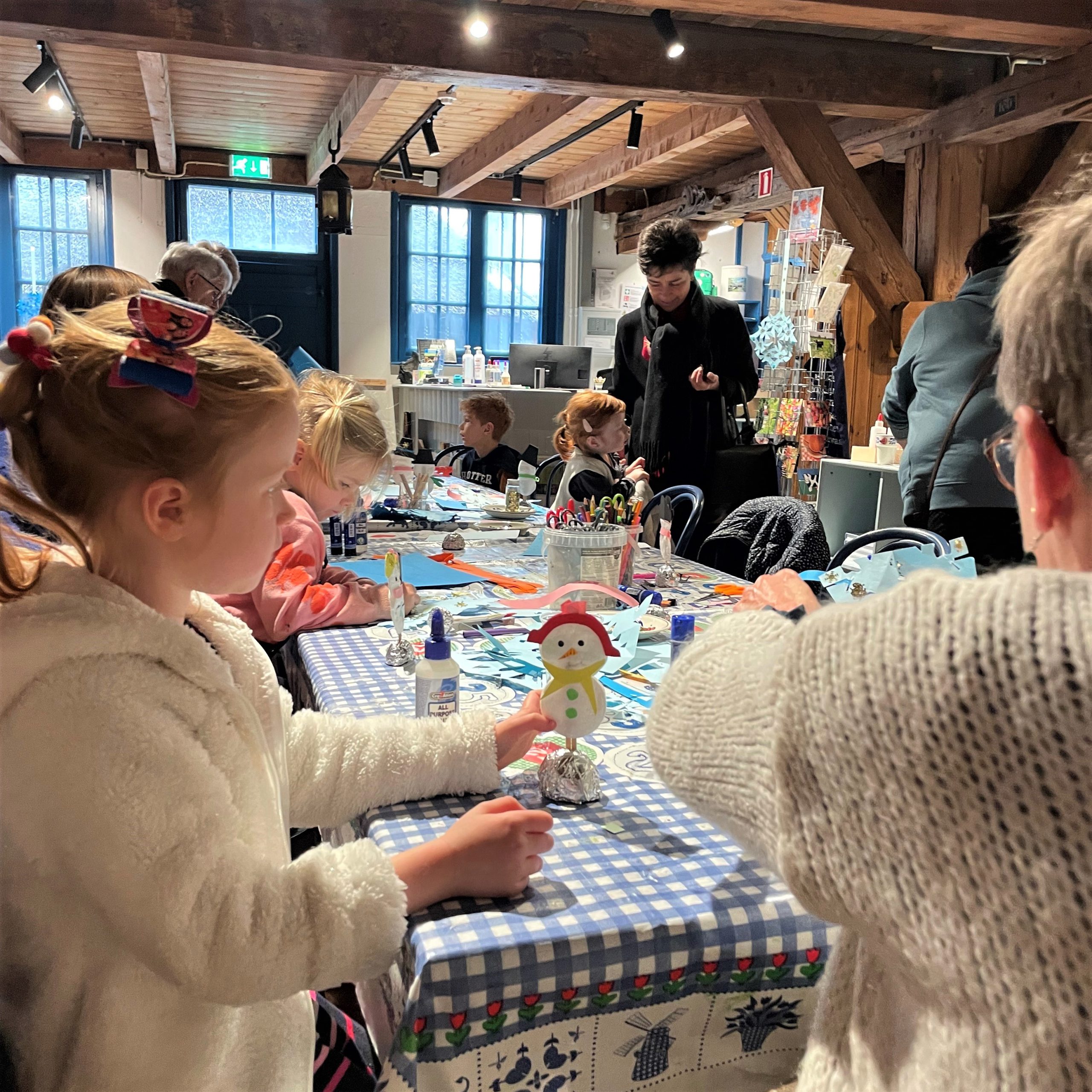 Kom op donderdag 2 januari 2025 naar het Streekmuseum Krimpenerwaard voor een supergezellige winterse knutselmiddag!